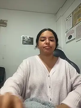 Anitta bell online show from March 2025 03:43:01 PM