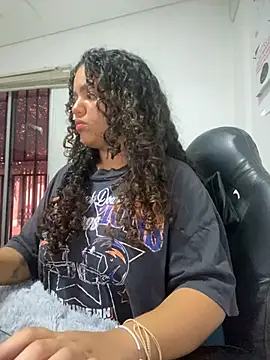 Anitta bell online show from February 2025 01:15:02 PM