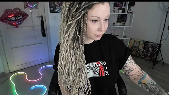 HoneySallyMoore online show from April 2026 08:15:01 PM