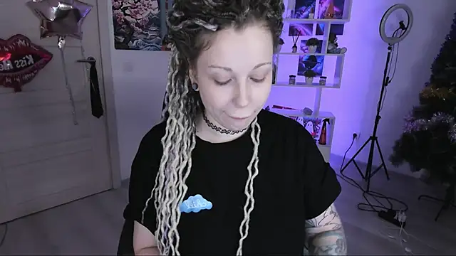 HoneySallyMoore online show from November 2025 02:05:01 AM