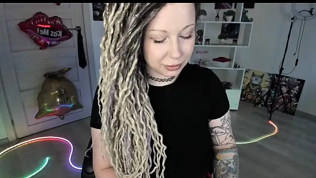 HoneySallyMoore online show from May 2026 03:17:02 AM
