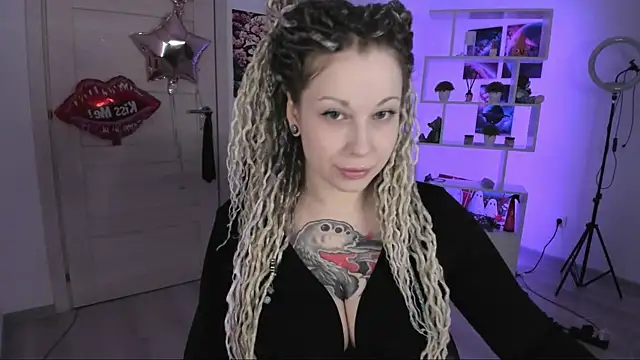 HoneySallyMoore online show from October 2025 02:43:02 AM