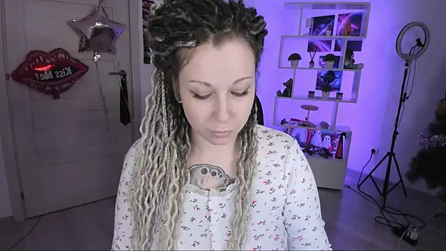 HoneySallyMoore online show from November 2025 02:25:01 AM