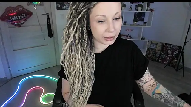 HoneySallyMoore online show from March 2026 06:20:02 PM