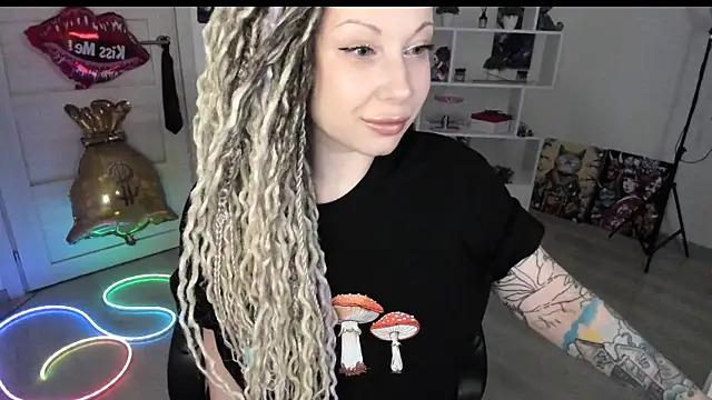 HoneySallyMoore online show from May 2026 07:44:02 PM