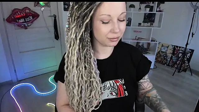 HoneySallyMoore online show from April 2026 09:00:01 AM