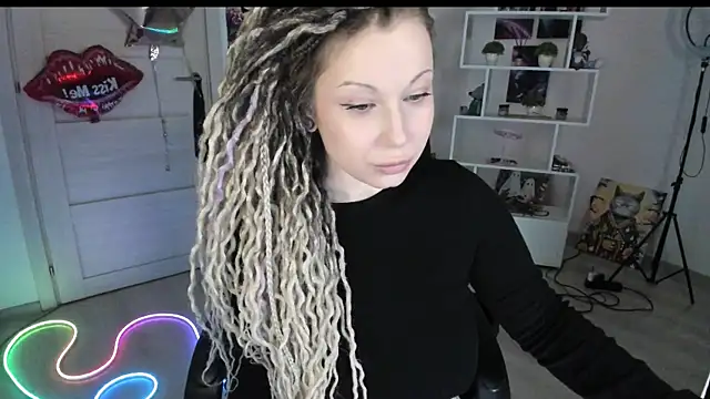 HoneySallyMoore online show from February 2026 06:41:01 PM