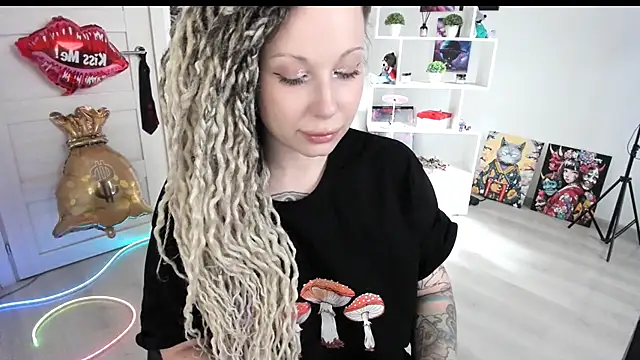 HoneySallyMoore online show from June 2026 03:50:02 PM