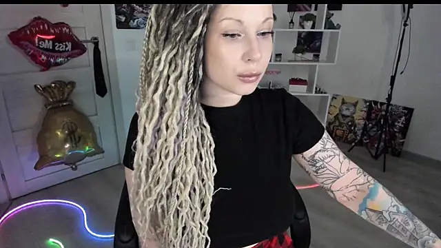 HoneySallyMoore online show from May 2026 06:46:02 PM