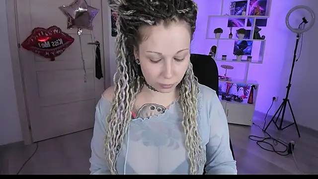 HoneySallyMoore online show from October 2025 05:46:01 PM