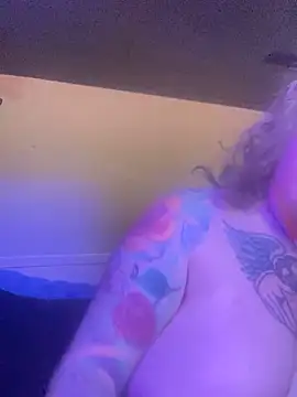 favoritestepsis online show from November 2025 05:46:01 PM