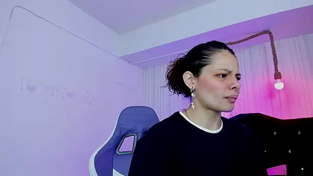 nicky angel1 online show from October 2025 06:38:02 PM