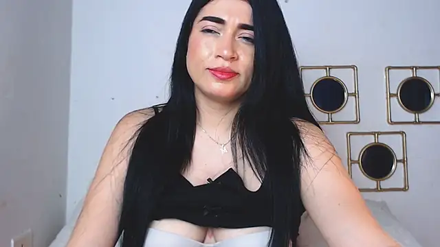 Snapshot of esperanza3517 chatting on March 2025 10:54:01 PM esperanza3517 online show from March 2025 10:54:01 PM