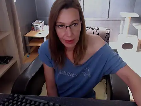 hannaha online show from May 2026 10:48:01 AM