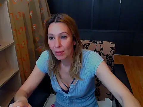 hannaha online show from April 2026 06:58:01 PM