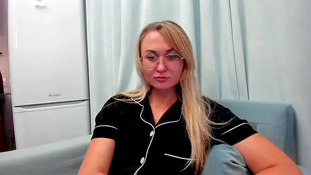 your Goddess Eva online show from September 2025 07:51:02 PM