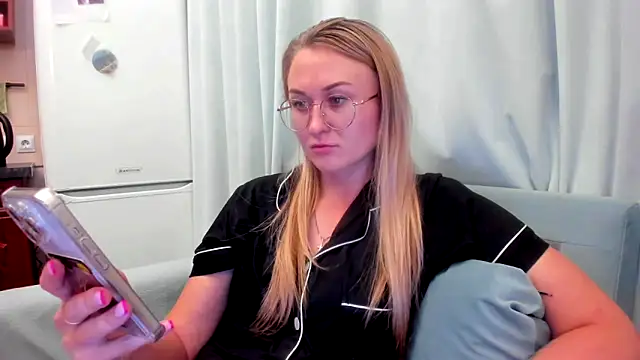 your Goddess Eva online show from October 2025 07:25:01 PM