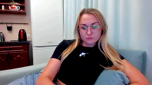 your Goddess Eva online show from September 2025 07:03:01 PM