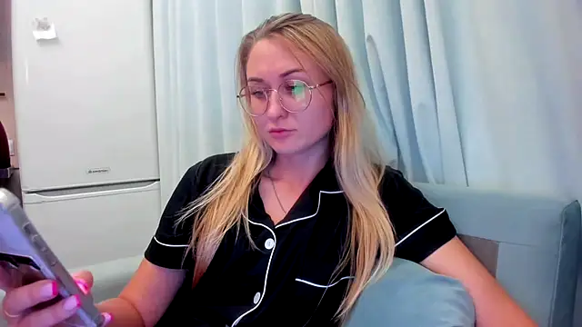 your Goddess Eva online show from September 2025 07:20:02 PM