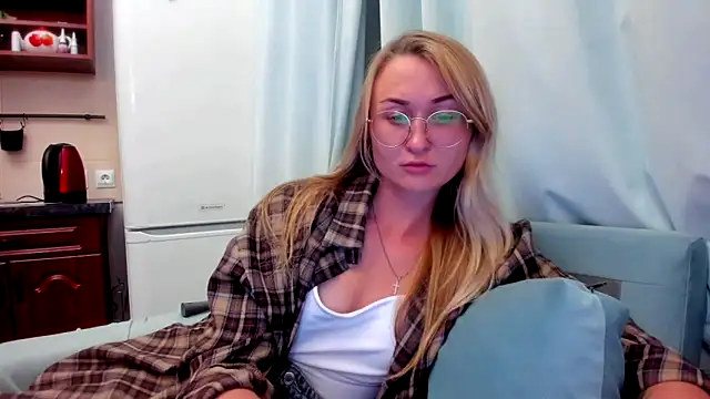 your Goddess Eva online show from September 2025 07:25:02 PM