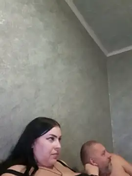 Greta Tamar online show from December 2025 06:51:02 PM