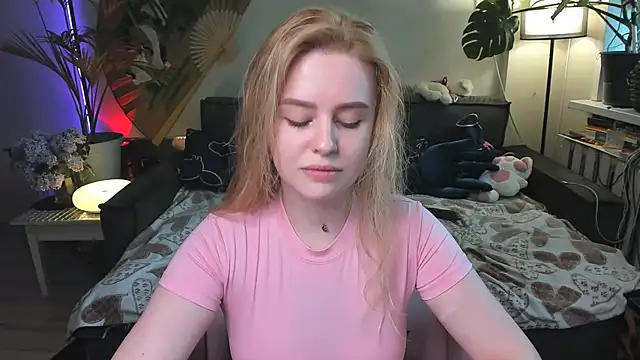 Alexa Pirs online show from May 2026 02:45:02 PM