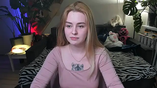 Alexa Pirs online show from March 2026 04:21:02 PM