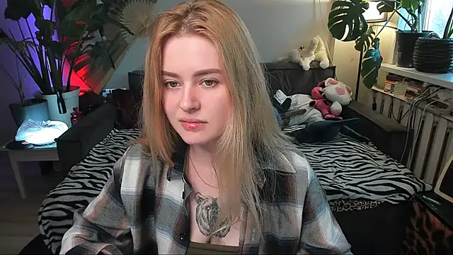 Alexa Pirs online show from March 2026 02:43:01 PM