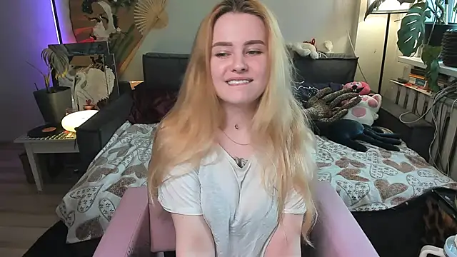 Alexa Pirs online show from April 2026 01:25:02 PM