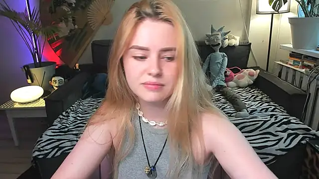 Alexa Pirs online show from June 2026 04:24:01 PM