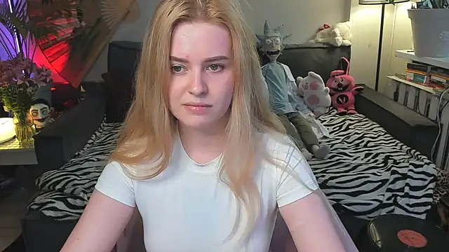 Alexa Pirs online show from July 2026 04:41:01 PM