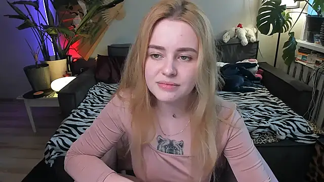 Alexa Pirs online show from April 2026 02:18:02 PM