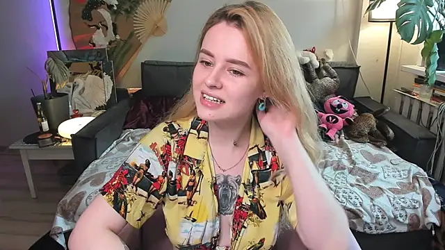 Alexa Pirs online show from April 2026 01:51:02 PM