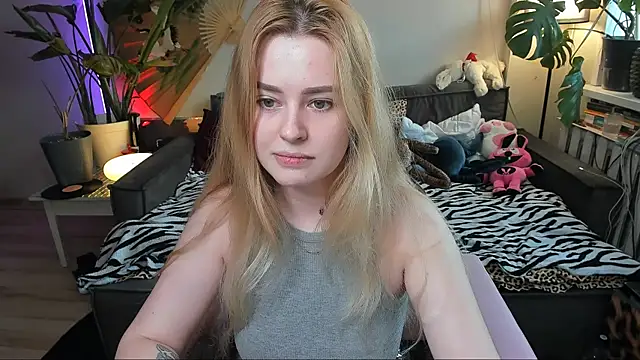 Alexa Pirs online show from April 2026 02:57:01 PM