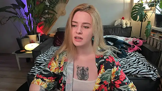 Alexa Pirs online show from March 2026 12:47:01 PM