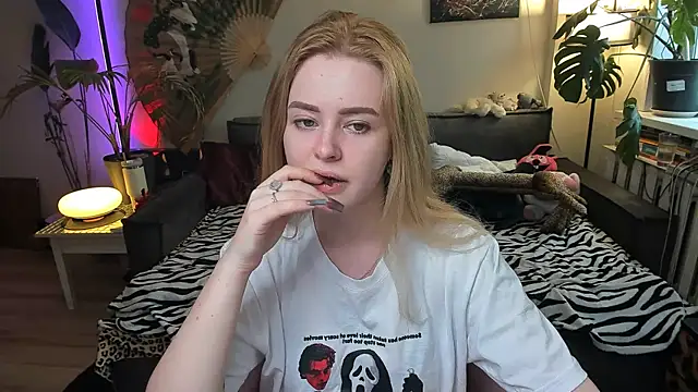 Alexa Pirs online show from March 2026 01:17:01 PM