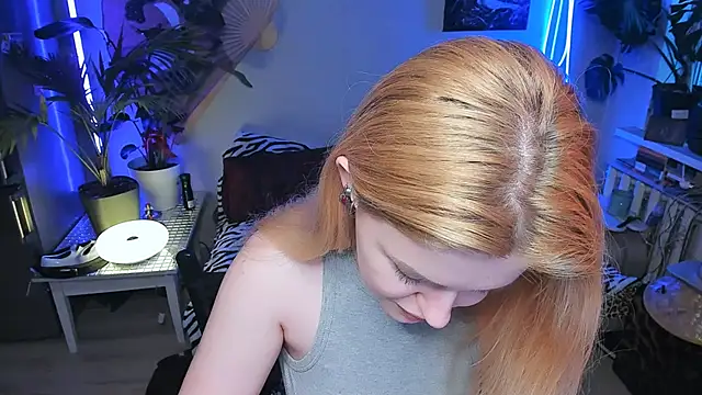 Snapshot of Alexa_Pirs chatting on December 2025 12:39:01 PM Alexa Pirs online show from December 2025 12:39:01 PM