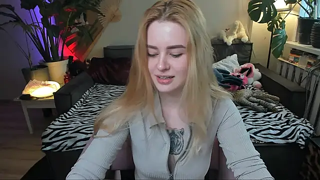 Alexa Pirs online show from March 2026 01:11:01 PM