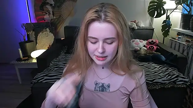 Alexa Pirs online show from April 2026 04:11:02 PM