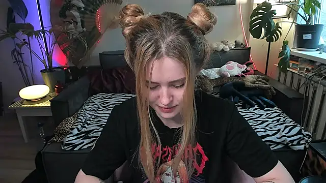 Alexa Pirs online show from March 2026 12:23:01 PM