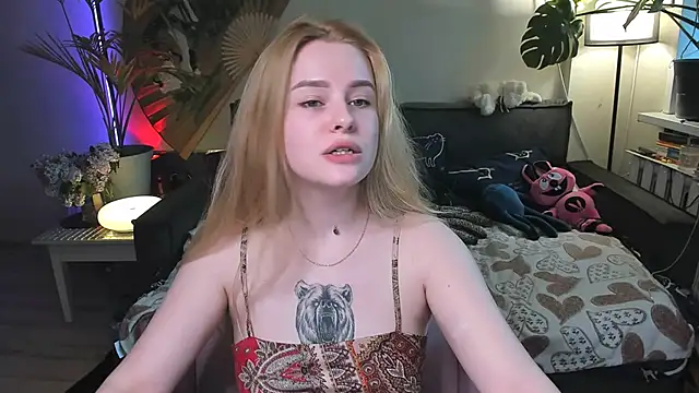 Alexa Pirs online show from May 2026 03:52:02 PM