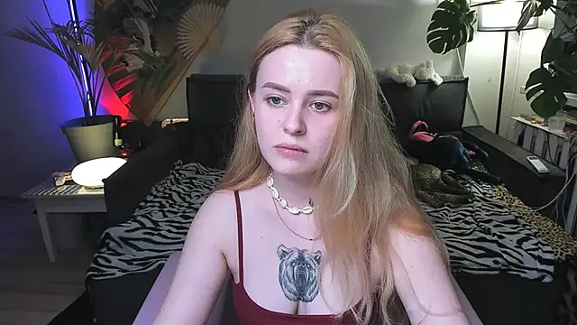 Alexa Pirs online show from May 2026 05:44:02 PM
