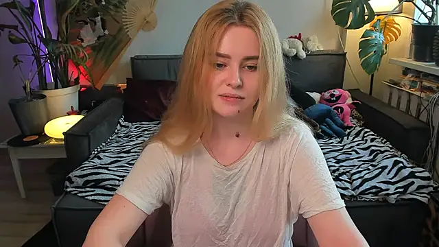 Alexa Pirs online show from April 2026 01:58:02 PM