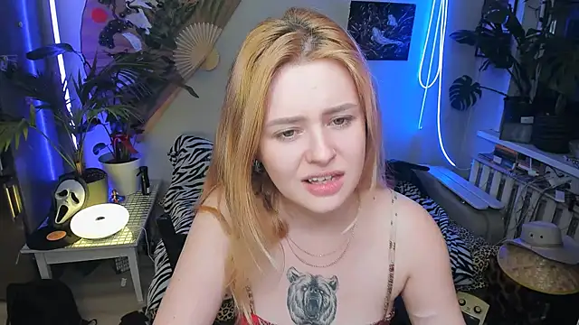 Snapshot of Alexa_Pirs chatting on December 2025 07:35:01 PM Alexa Pirs online show from December 2025 07:35:01 PM