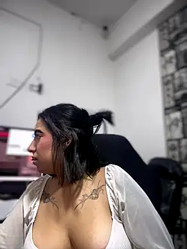 Scarlett-LS online show from November 2025 02:03:01 AM