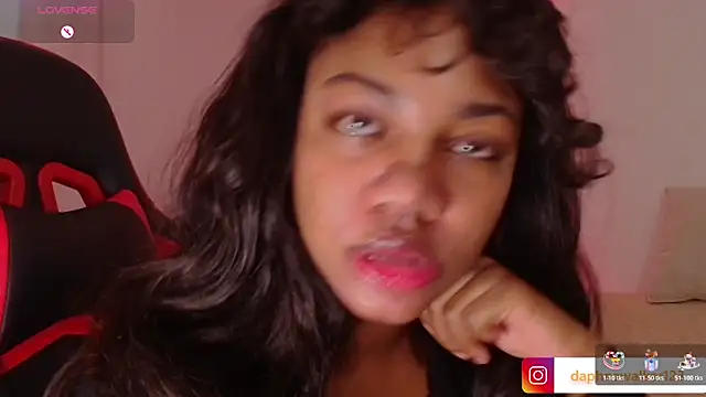 Daphnewalker   online show from February 2026 01:44:01 PM