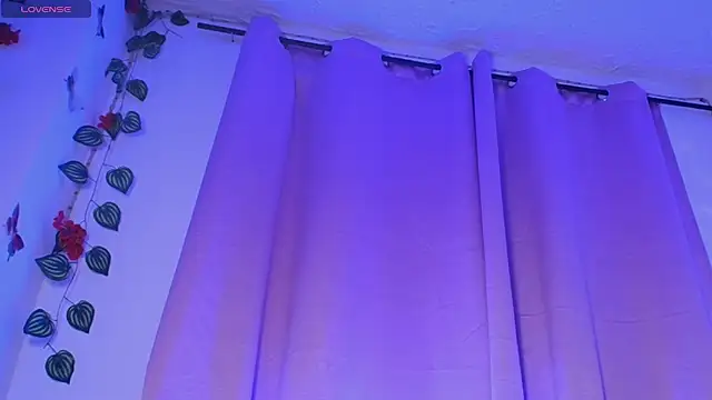 Snapshot of Daphnewalker__ chatting on May 2026 11:41:02 AM Daphnewalker online show from May 2026 11:41:02 AM