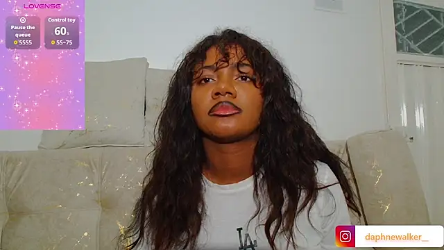 Daphnewalker   online show from October 2025 03:00:01 AM