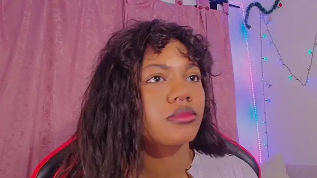 Daphnewalker   online show from December 2025 10:50:02 AM