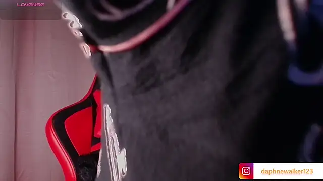 Daphnewalker   online show from February 2026 12:16:01 PM